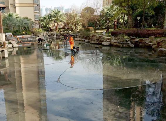 岚山景观池淤泥清理